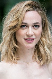 Marta Hazas isRafaella Leister